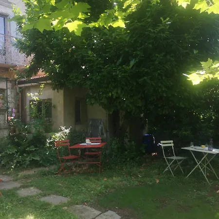 Au Jardin Pensionat Saint-Pons-de-Thomieres