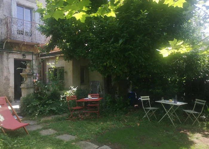 Au Jardin Affittacamere Saint-Pons-de-Thomieres